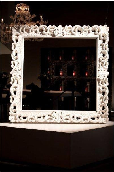 Frame Design of Love rental in Milan Italy